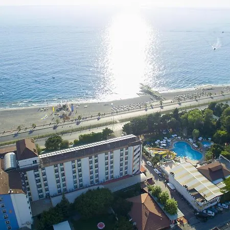 Курортний комплекс First Class Аланія